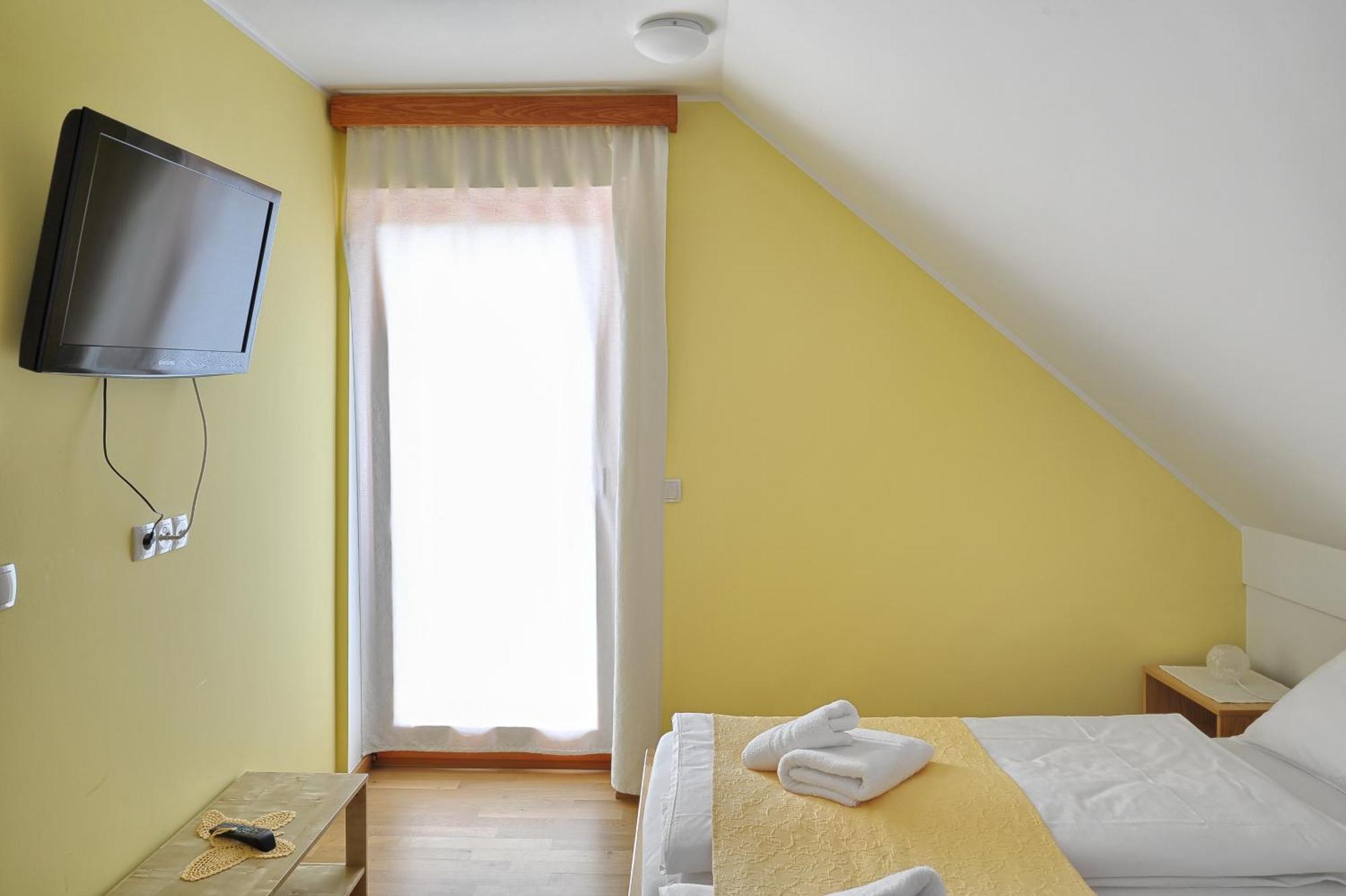 Farm Stay Jarc Vineyard Svecina Bilik gambar