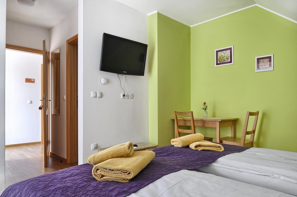 Farm Stay Jarc Vineyard Svecina Bilik gambar